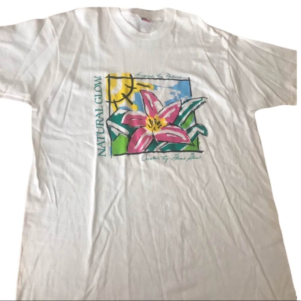 NWOT graphic T-shirt vintage natural glow. XL